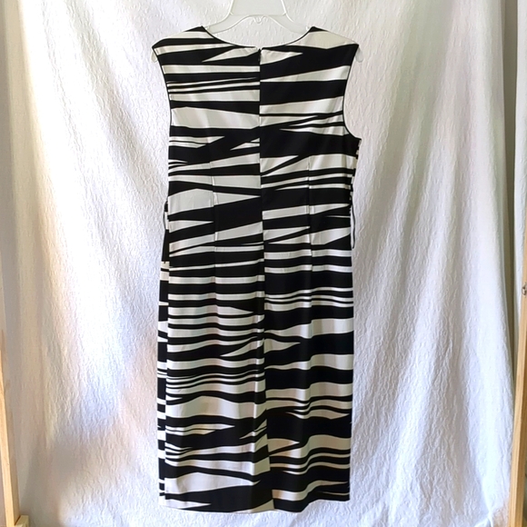 Bisou Bisou Black and White Sleeveless Sheath Dress Size 10 - Picture 5 of 6